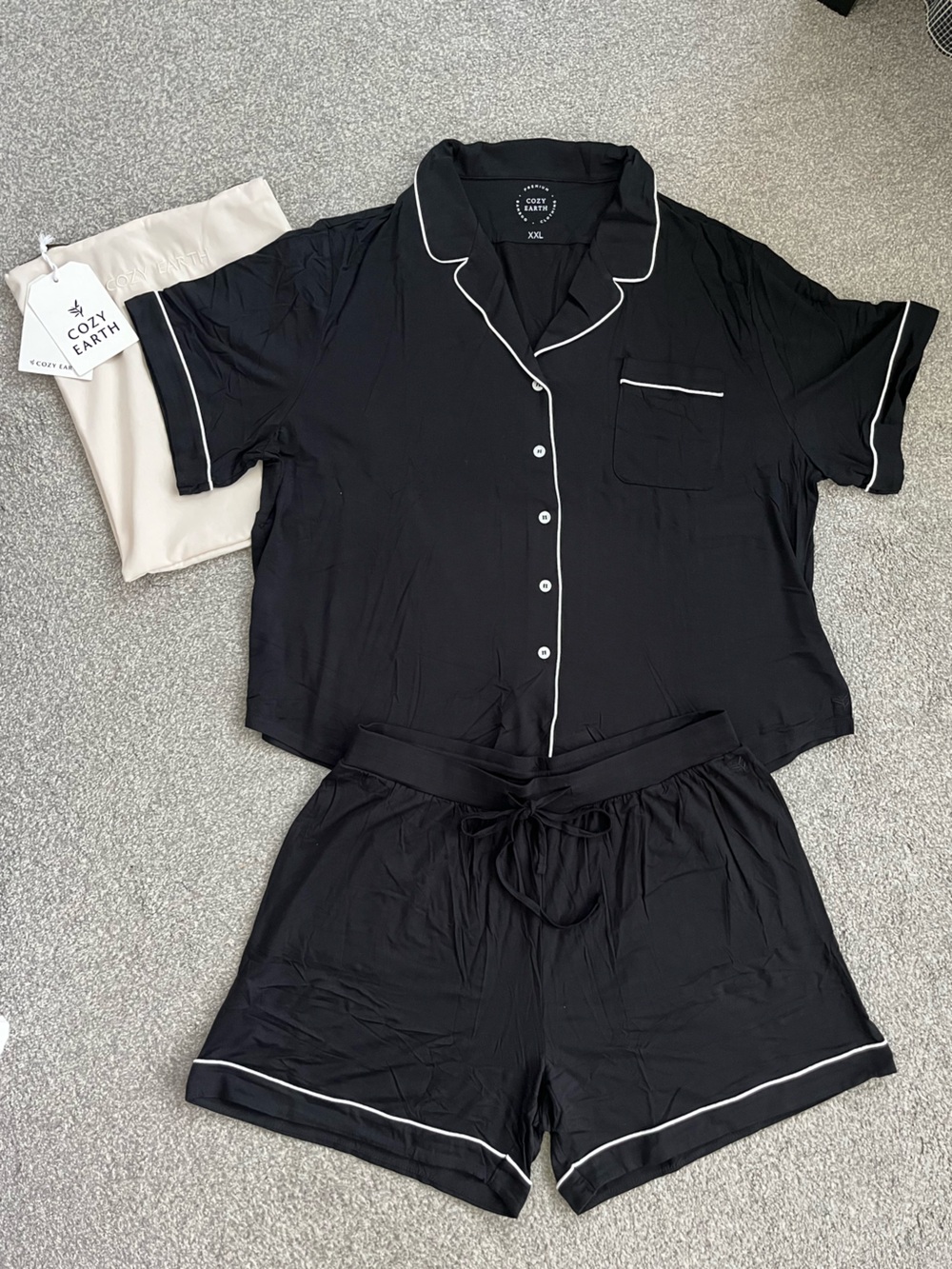 NWT Cozy Earth Black Short Sleeve Pajama Set with White Piping Size XXL